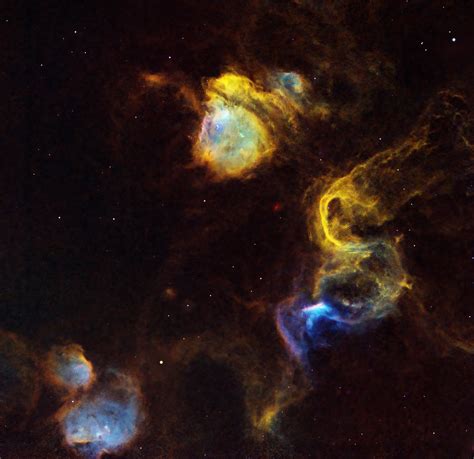 LMC Nebulae North | Telescope Live