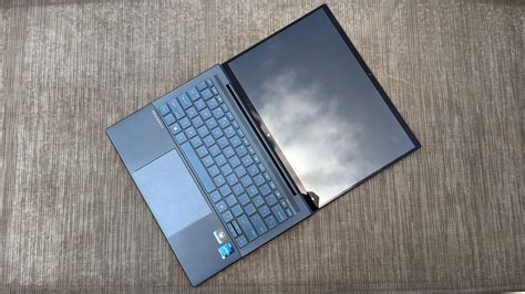 HP Dragonfly G4 review: Attractive premium laptop - Can Buy or Not