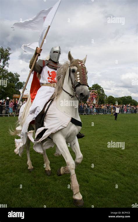 Knight Horse Medieval High Resolution Stock Photography and Images - Alamy