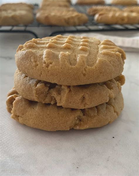 Easy Ginger Nut Biscuits Recipe - Create Bake Make | Recipe | Biscuit ...