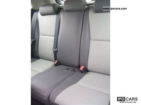 2010 Toyota Auris - Car Photo and Specs