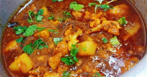 Aloo Gobhi gravy dhaba style Recipe by Mohini Gupta - Cookpad