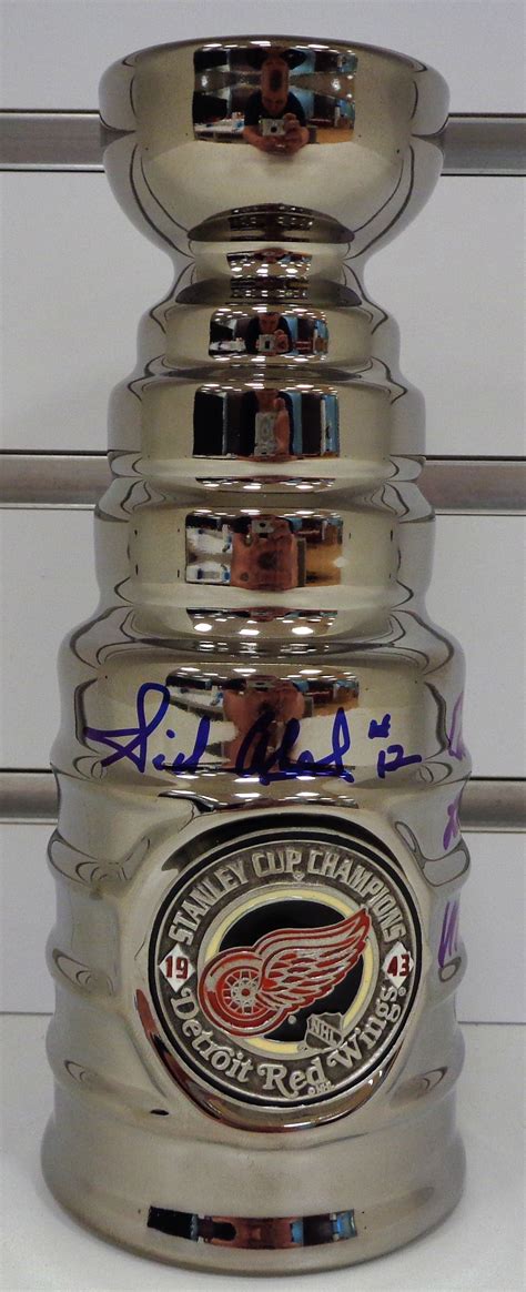 Lot Detail - 1943 Red Wings Stanley Cup Signed by 5