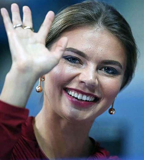 Putin's rumoured lover Alina Kabaeva wears ‘wedding ring’ on outing in ...