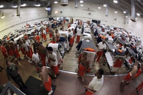 Daily Life in Prison (47 photos) | KLYKER.COM