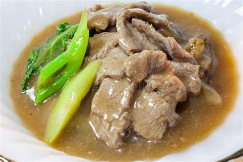 Noodles with Pork in Gravy Sauce (Rad-Na Moo Stock Image - Image of ...