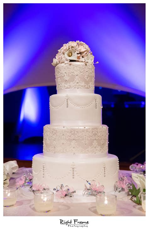 Wedding at Royal Hawaiian Hotel - Waikiki | RIGHT FRAME PHOTOGRAPHY