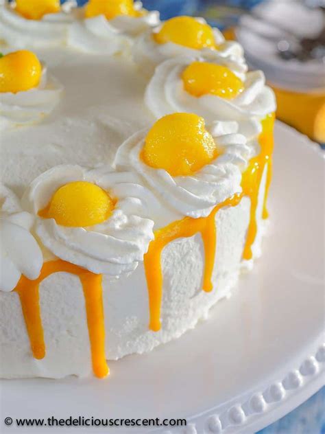 Mango Cake With Whipped Cream - The Delicious Crescent