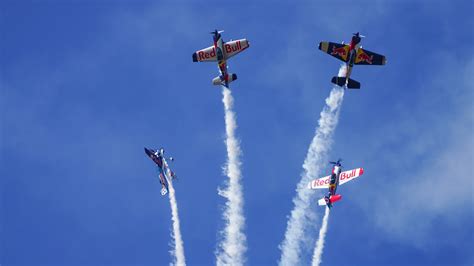 Flying Bulls Aerobatics Team posílil další armádní stíhač - Aeroweb.cz