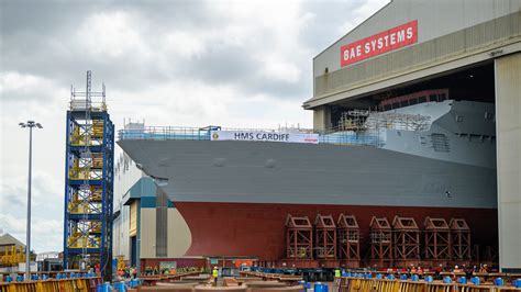 Type 26 frigate HMS Cardiff emerges on Govan skyline | Newsroom | BAE ...