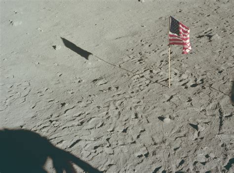 Thousands of Spectacular High-Res Photos of the Moon Landings Have Just ...