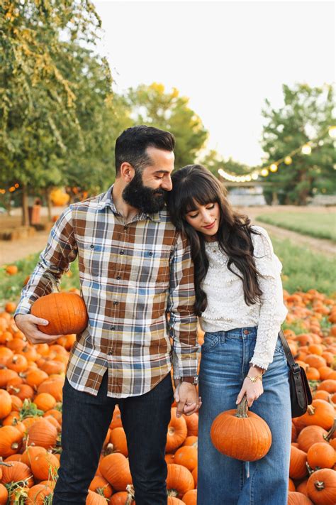 Fall Traditions: Our Annual Pumpkin Picking - New Darlings | Pumpkin patch photoshoot, Pumpkin ...