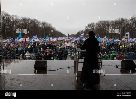 Sahra wagenknecht rally hi-res stock photography and images - Alamy