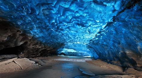 8 Best Ice Caves in the World That Will Amaze You (Must See)