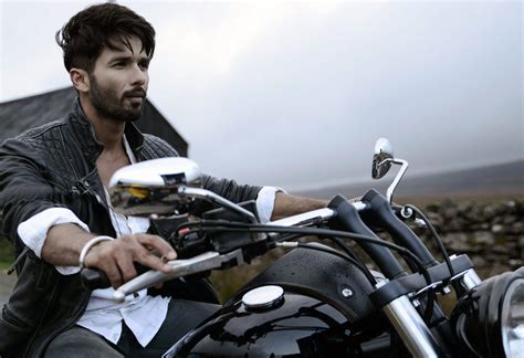 Shaandaar Shahid Kapoor Look Wallpaper, HD Movies 4K Wallpapers, Images and Background ...