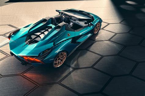 Lamborghini lifts the lid on a supercapacitor-enhanced Sian Roadster