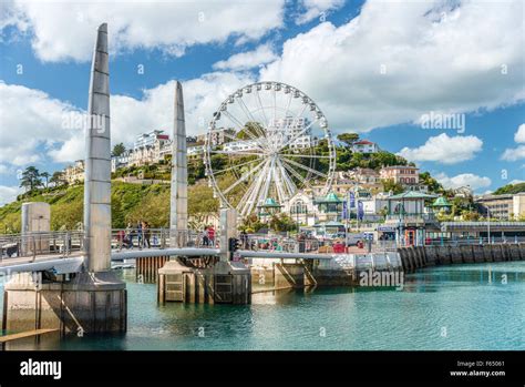 Steg und Hafen von Torquay, Torbay, England, UK | Bruecke Im Hafen von Torquay, Torbay, England ...