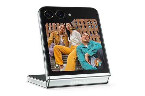 Samsung Z Flip5 flip phone released | Amateur Photographer