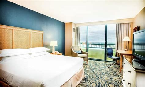 Rooms & Suites | HIlton Daytona Beach Oceanfront Resort in Florida