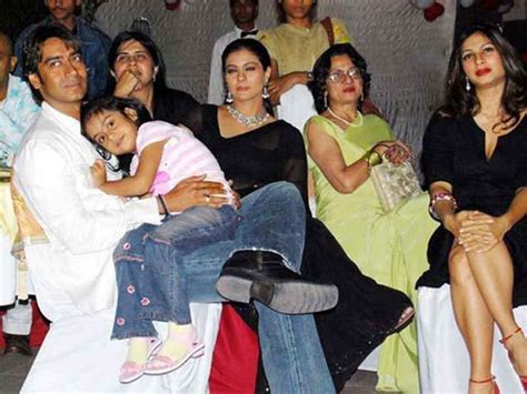 Kajol Pictures With Her Family : Along with an adorable picture, the ...