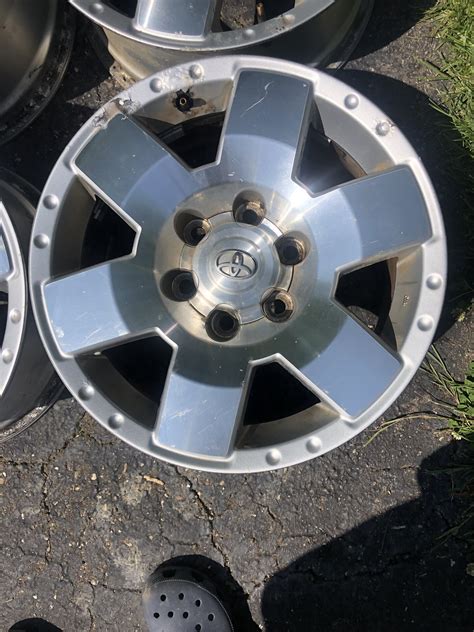 For Sale - 4 OEM FJ Cruiser Wheels Cincinnati, OH | IH8MUD Forum