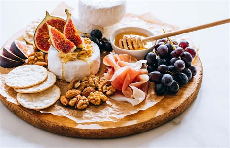 How to build the perfect Christmas cheeseboard