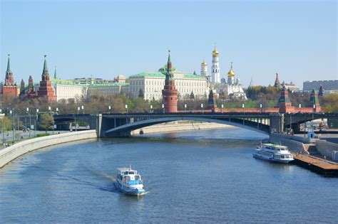 Moskva River , Moscow, Russia — Travelogue