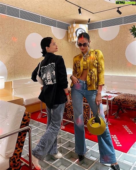 Aulia Sarah Instagram – ku kira Camila Mendes dan @bellahadid 😛🤪😎🤭 ...