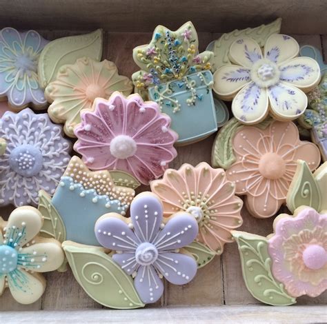 Pin by Magnolia Artisan Cookie Co. on cookie ideas | Flower cookies, Pretty cookies, Beautiful ...