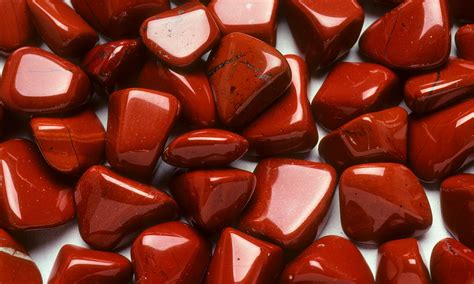 Discovering the Magic of Jasper Stone: Meaning, Uses & Benefits