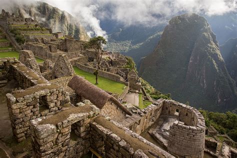 Inca Buildings And Structures