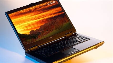 Fujitsu keeps the cheap laptops coming - CNET