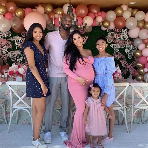 Kobe Bryant, Wife 'Would Never Fly on Helicopter Together': Source ...