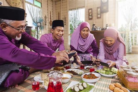 Malaysians share their favourite Raya moments - iproperty.com.my