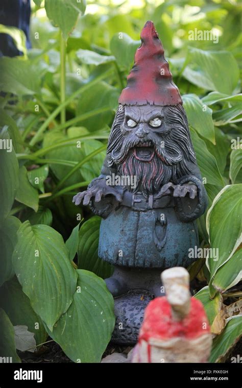 Super creepy, disturbing, and eerie zombie garden gnome Halloween ...