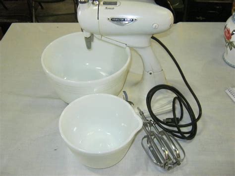 Hamilton Beach Mixer Hamilton Beach Mixer Model G With Mix Guide & Bowl Control 2-Bowls & Beaters.