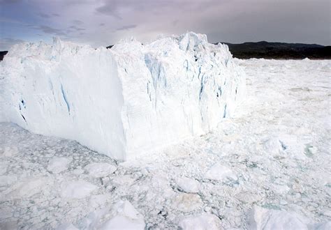 Adventurer dies crossing Greenland ice cap – Eye on the Arctic