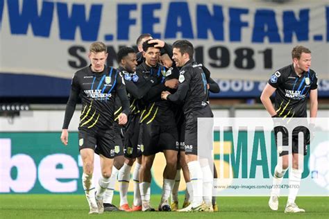 HERENVEEN - The players of RKC Waalwijk celebrate the 1-3 of Yassin Oukili of RKC Waalwijk during