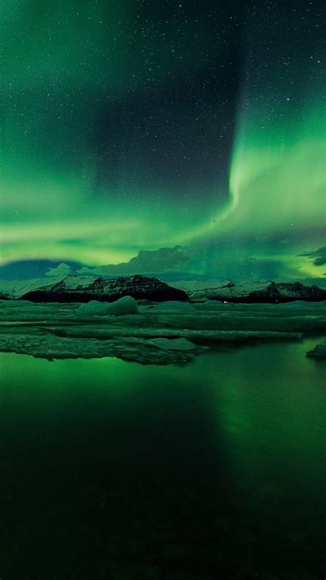 Aurora Borealis or Northern Lights, Jökulsárlón, Iceland | Windows Spotlight Images