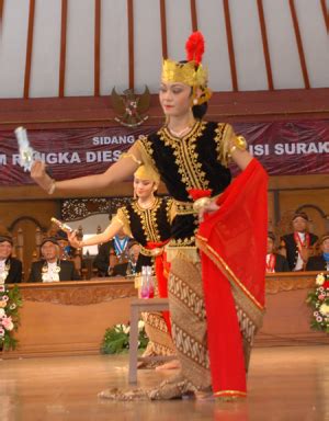 Tari Serimpi Sangupati dari Jawa Tengah | Cultural dance, Dance, Culture