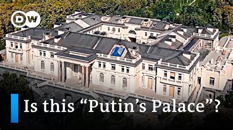 Navalny reveals investigation into ‘Putin's Palace’ | DW News - YouTube