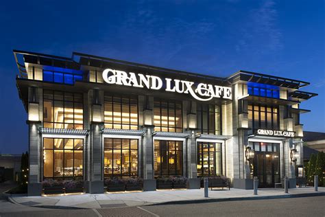 About Us - Grand Lux Cafe, The Cheesecake Factory Incorporated