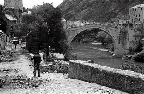 The world seen from Mostar bridge