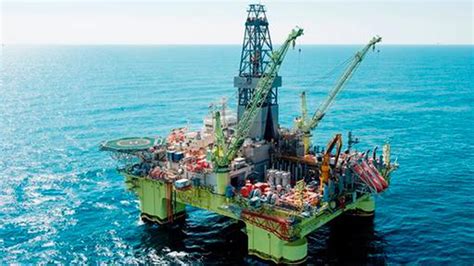 One dead as Storm Frank forces North Sea oil rig evacuations – Channel ...