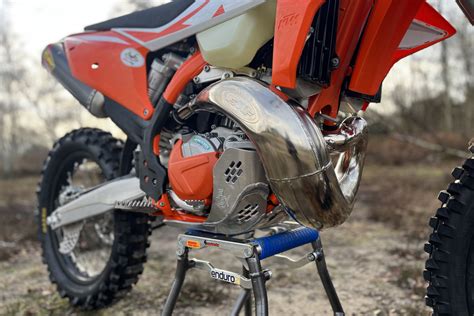 Quick look: FMF Gnarly Flat Zone two-stroke pipe – more leg and crash ...