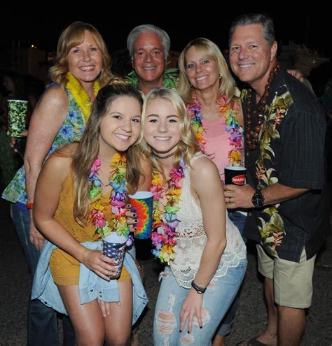 Photos: Jimmy Buffett fans have one last party at Irvine Meadows ...