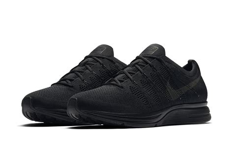 A Triple Black Nike Flyknit Trainer is on the Horizon - WearTesters