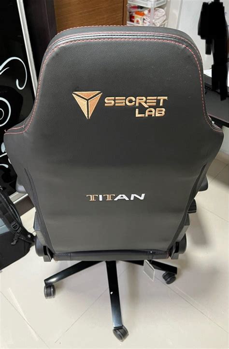 Secretlab Titan Gaming Chair, Everything Else on Carousell