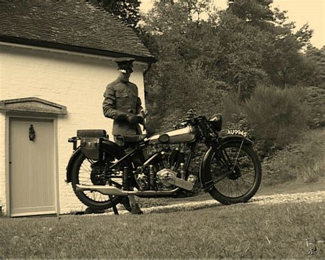 T.E. Lawrence on his 1932 Brough Superior | The Motorcycle | Lawrence of arabia, Motorcycle ...