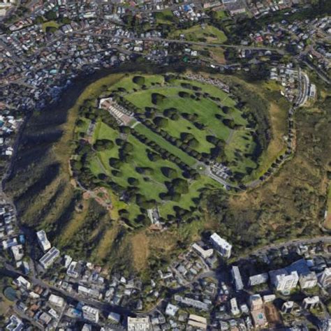 Punchbowl Crater in Honolulu, HI (Google Maps)